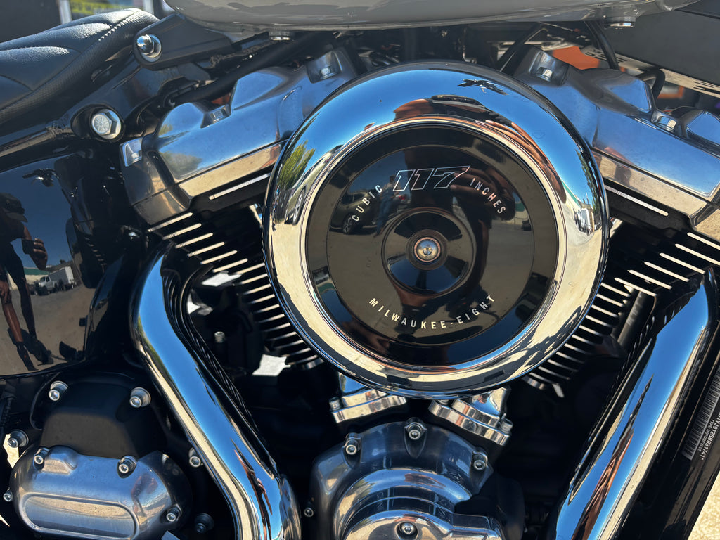 2025 Street Bob 117Ci M8